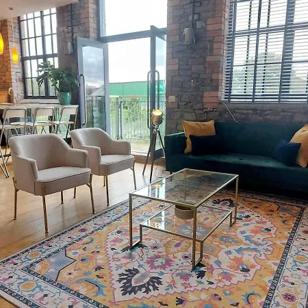 Converted Factory Loft Apartment Бристоль Экстерьер фото